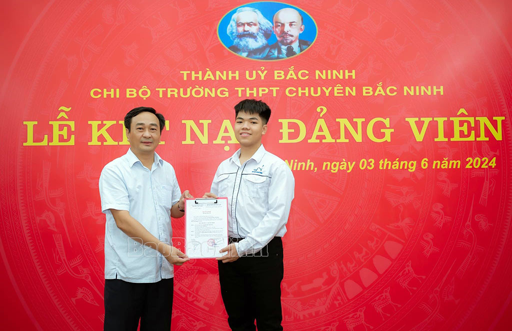 Tăng sức trẻ cho Đảng