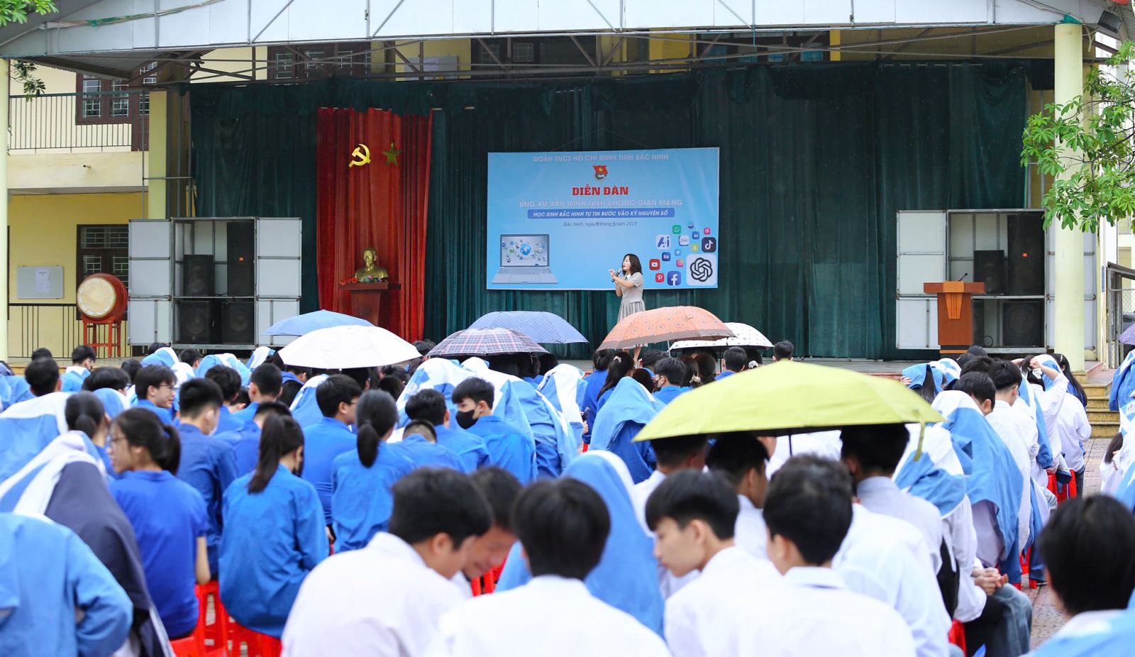 Sắc xanh THPT Quế Võ 3 - Bừng sáng trong mưa, khát vọng vươn lên trong kỷ nguyên số
