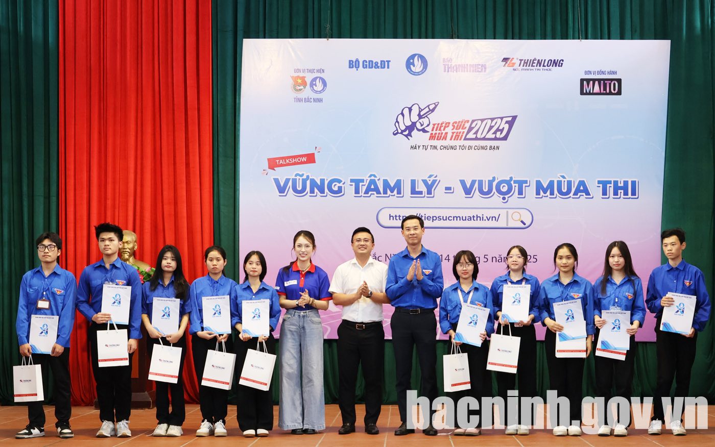 Talkshow “Vững tâm lý-Vượt mùa thi” tiếp thêm sức mạnh tinh thần cho 2.000 học sinh