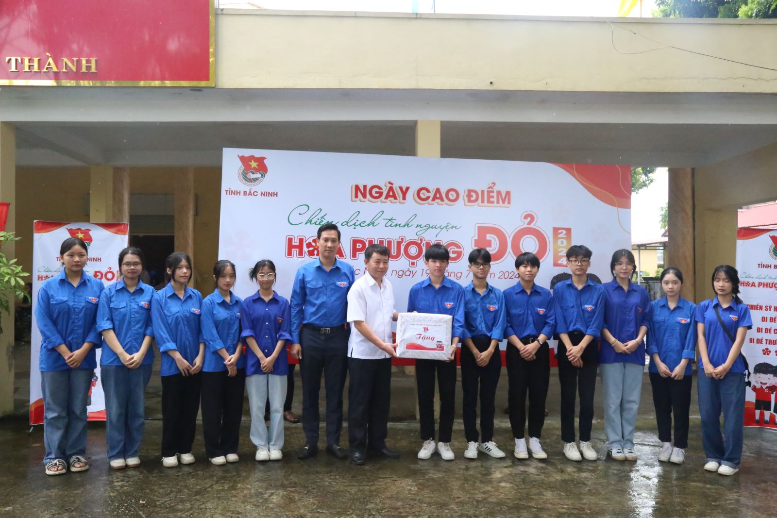 Ngày cao điểm chiến dịch tình nguyện "Hoa phượng đỏ" tỉnh Bắc Ninh năm 2024