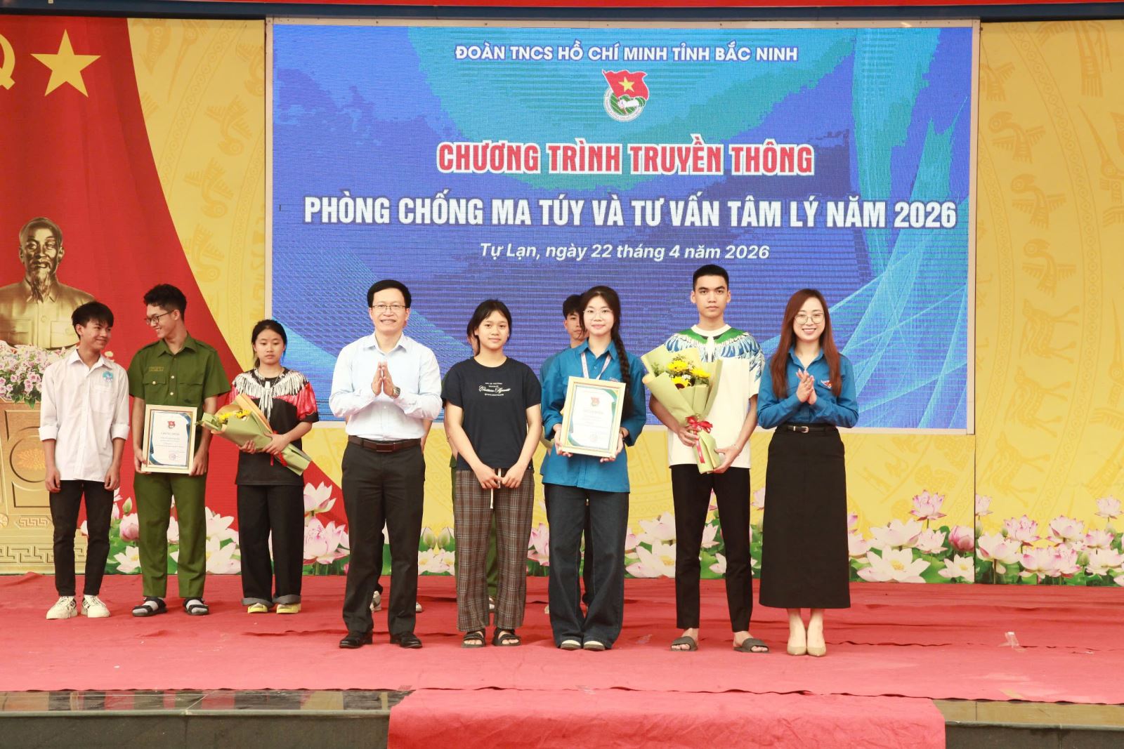 Gần 3.000 đoàn viên, thanh niên tại Trường THPT Lạng Giang số 3 và THPT Việt Yên số 2 tham gia chuỗi Chương trình Truyền thông dân số; truyền thông phòng, chống ma túy và Tư vấn tâm lý năm 2026.