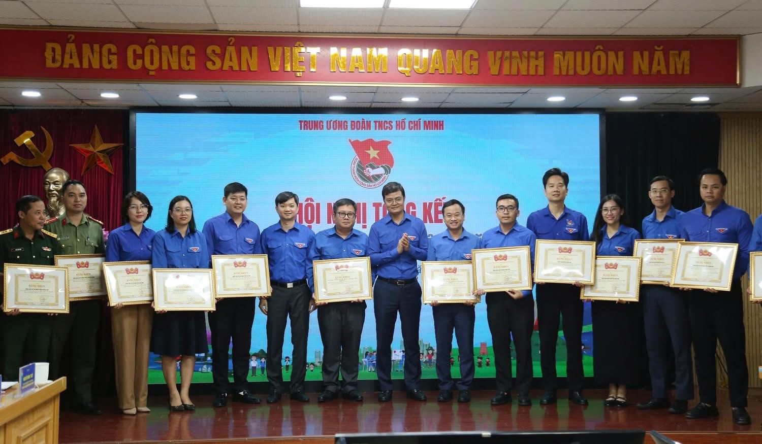 Tỉnh đoàn Bắc Ninh nhận bằng khen có thành tích xuất sắc trong Chỉ đạo Thanh niên tình nguyện hè năm 2025