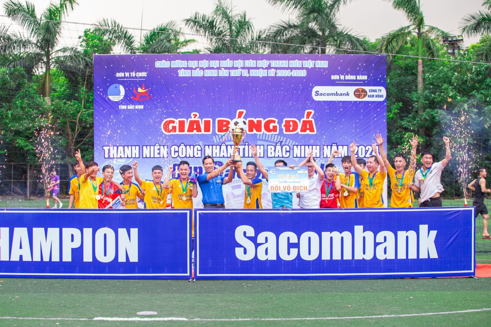 FC Công ty Cường Quốc vô địch Giải bóng đá Thanh niên công nhân tỉnh Bắc Ninh năm 2024 tranh Cup Sacombank