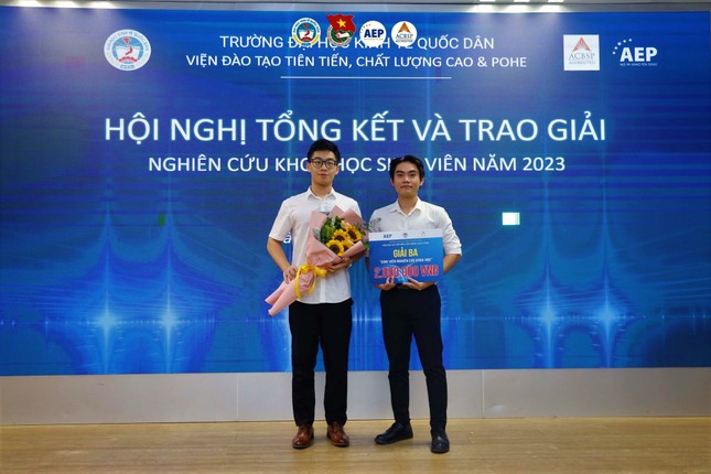 Chàng sinh viên Bắc Ninh say mê nghiên cứu khoa học, chinh phục giải Nhất giải thưởng Sinh viên NCKH 2024