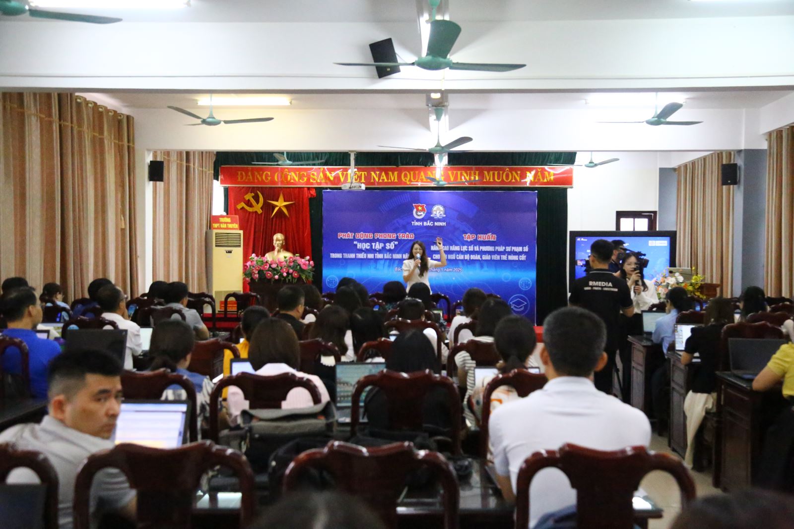 Phát động Phong trào Học tập số trong thanh thiếu nhi và tổ chức Tập huấn nâng cao năng lực số, phương pháp sư phạm số cho cán bộ Đoàn, giáo viên trẻ nòng cốt năm 2025