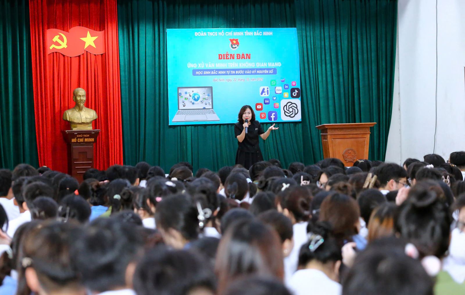 Học sinh THPT Thuận Thành số 3 bứt phá vào kỷ nguyên số: Văn minh mạng không chỉ là lựa chọn, mà còn là sứ mệnh