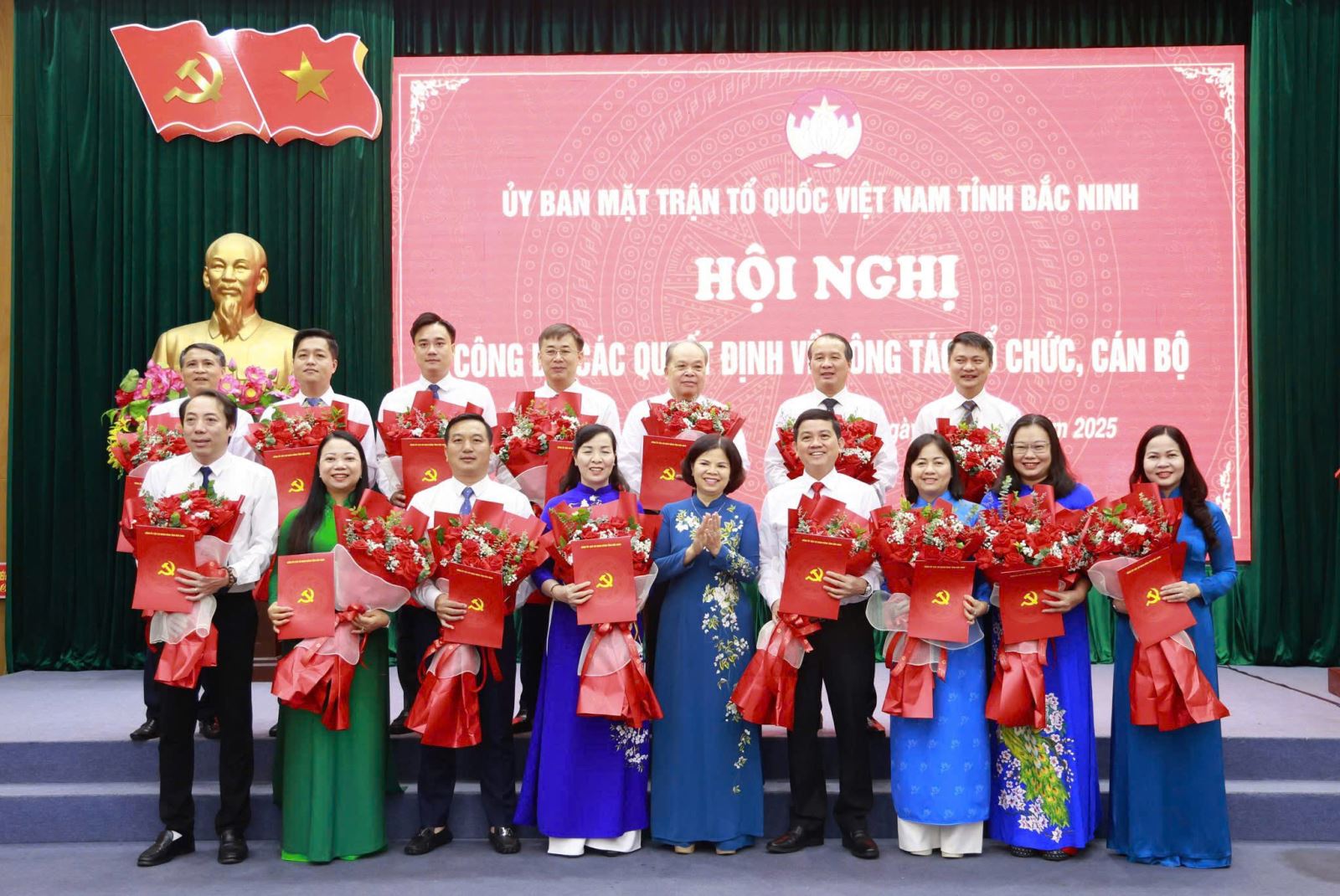 Uỷ ban MTTQ tỉnh Bắc Ninh công bố các quyết định về công tác cán bộ
